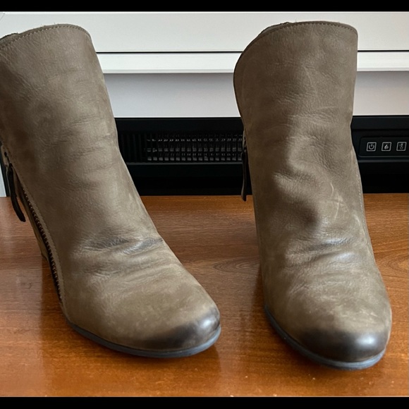 Bueno Suede Boots - Picture 2 of 5
